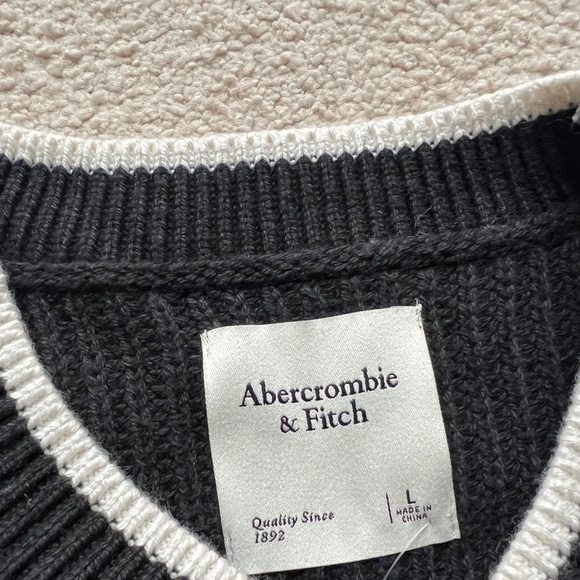 Abercrombie & Fitch Cable Knit Acadmia Crew Sweater Vest Black White Trim Sz L - Picture 9 of 13